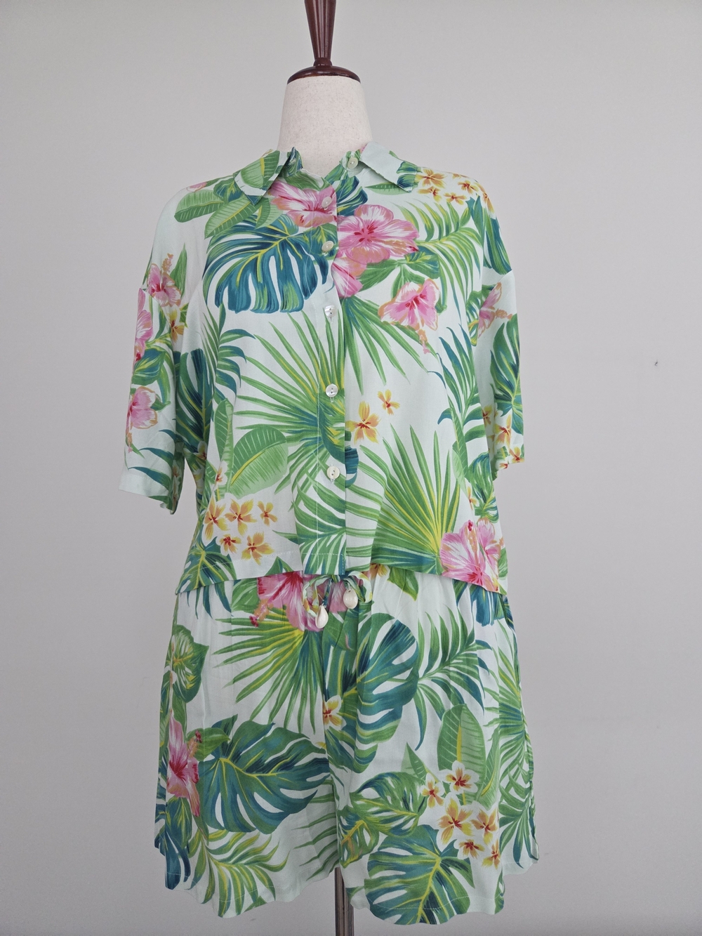 Club Z Collection - Tropical Leaf 2 Pc. Shorts Set - Size L
